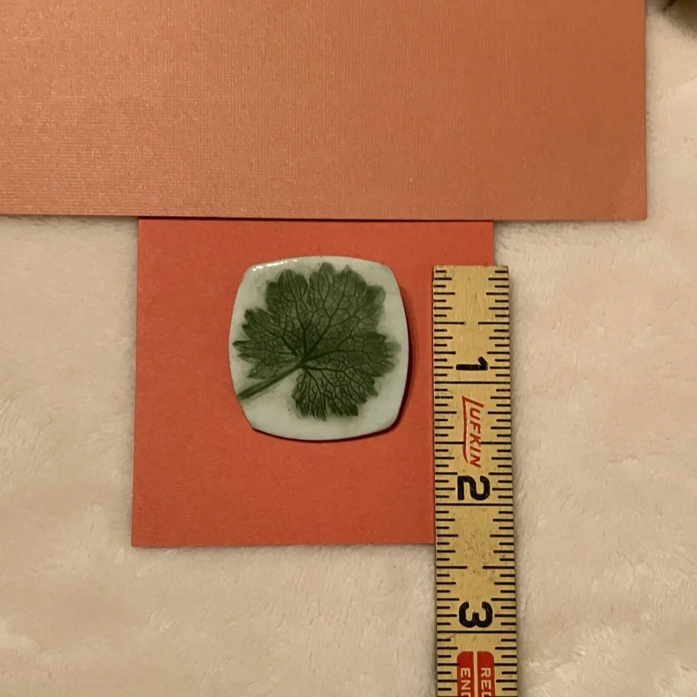 Vintage Handmade Green Leaf Ceramic Brooch and Earrings Set - Picture 6 of 7